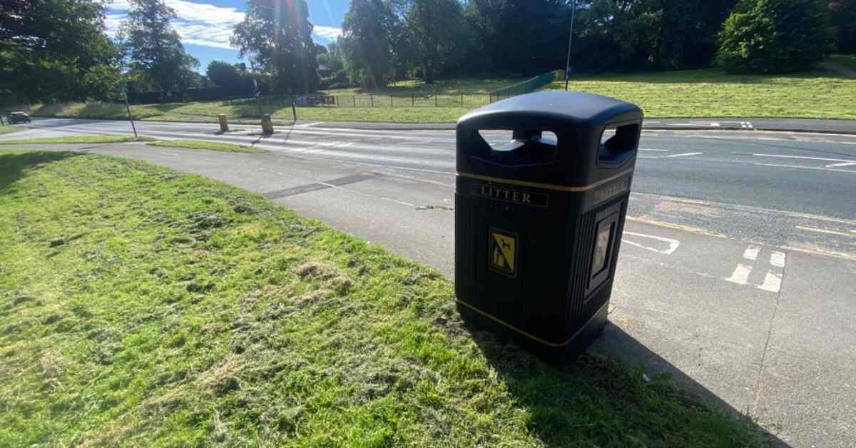 Council spends £478,000 on halving number of litter bins