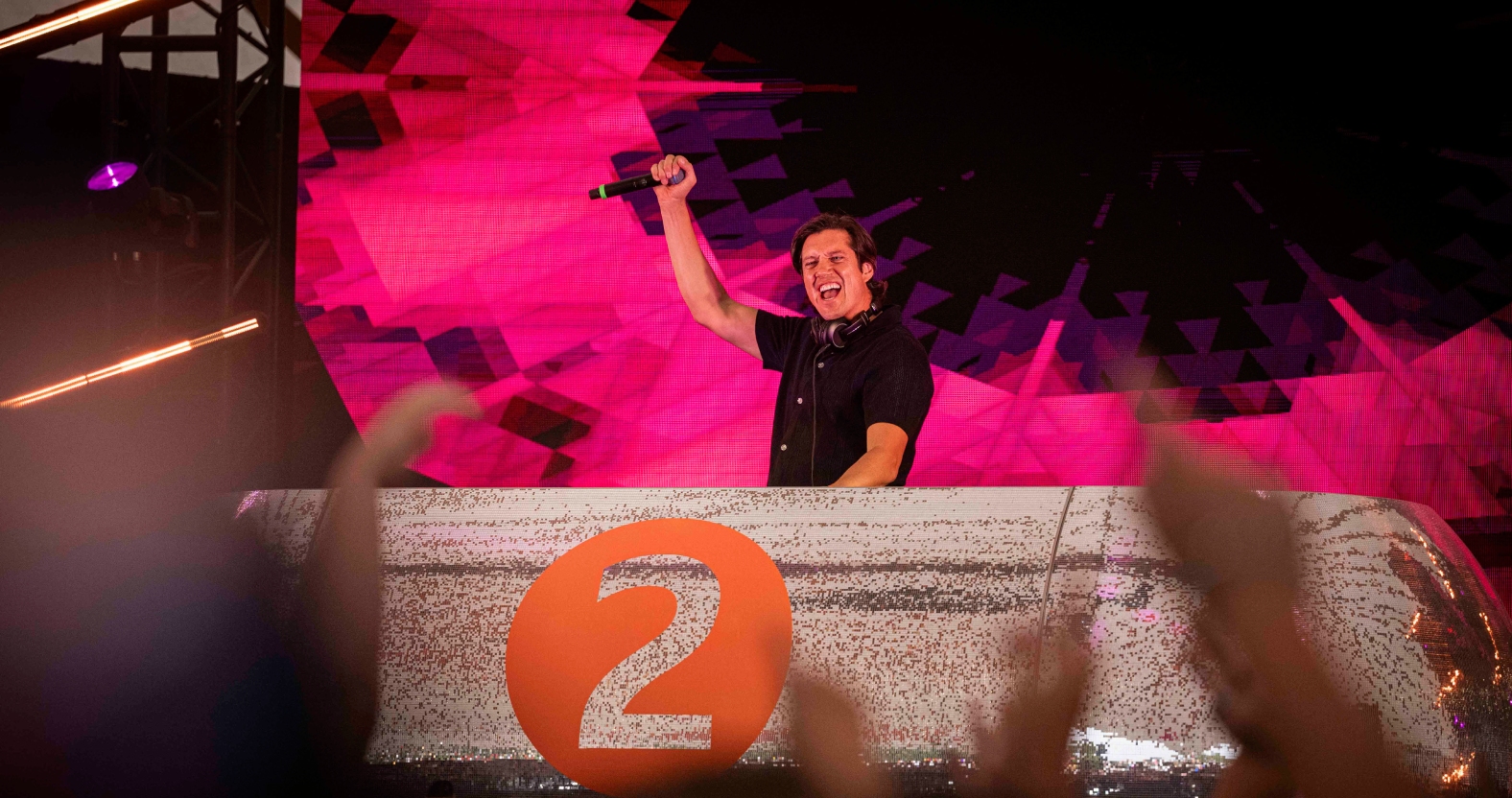 Vernon Kay to replace Scott Mills at Harrogate’s Ibiza Symphonica