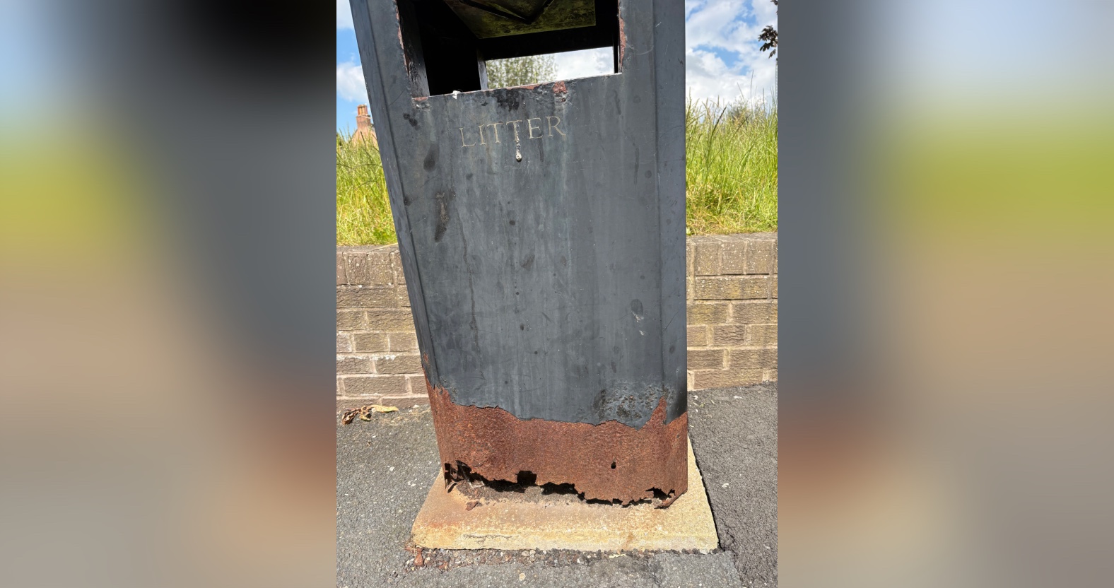 Readers' Letters: Eyesore bins and mangled road signs